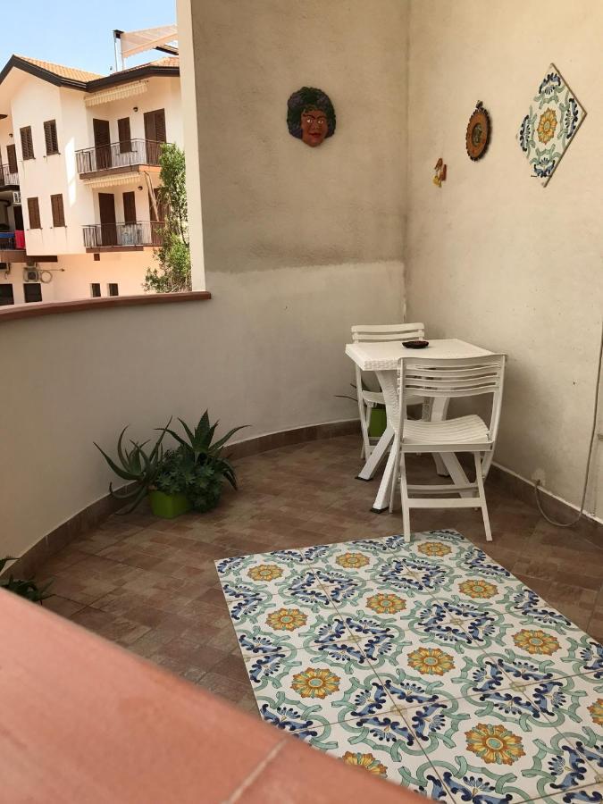Emily Home Giardini Naxos Luaran gambar